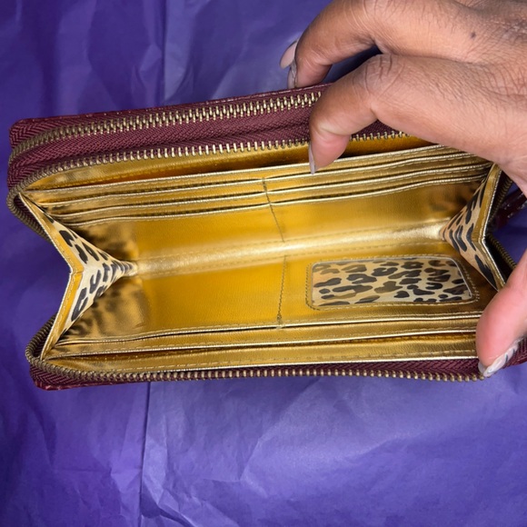 Steve Madden Faux Croc Wallet - Picture 6 of 6